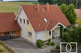 Einfamilienhaus kaufen in 96158 Frensdorf, Idyllische Lage! Energieeffizientes Einfamilienhaus mit Balkon, Terrasse und optimaler Anbindung