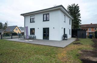 Villa kaufen in 15370 Fredersdorf-Vogelsdorf, Moderne Stadtvilla (Baujahr 2019) mit hochwertiger Ausstattung in FredersdorfVogelsdorf