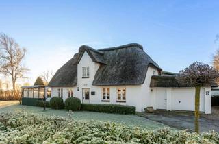 Haus kaufen in 25797 Wöhrden, Reetgedecktes Friesenhaus in Nordseenähe