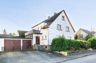 Einfamilienhaus kaufen in 51545 Waldbröl, Renovierungsbedürftiges Einfamilienhaus mit Garage in zentraler Lage von Waldbröl!