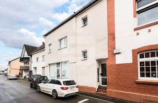 Wohnung kaufen in 53842 Troisdorf, Gut geschnittene Dachgeschosswohnung im Herzen von Troisdorf-Spich!