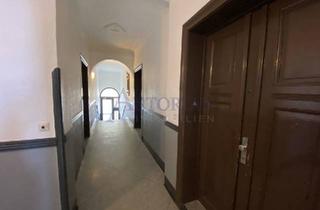 Wohnung kaufen in 12307 Berlin, Investieren mit Stil: Altbaucharme trifft sichere Mieteinnahmen.