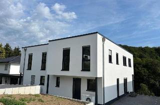 Haus kaufen in 51545 Waldbröl, Waldbröl - Doppelhäuser in Windeck zu verkaufen oder vermieten