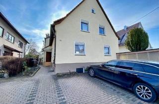 Mehrfamilienhaus kaufen in 71229 Leonberg, Leonberg - Wohnen und investieren! Charmantes Mehrfamilienhaus in begehrter Lage