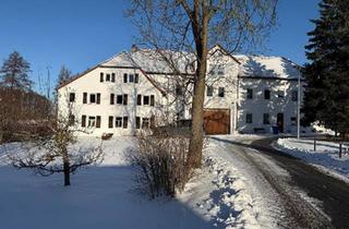 Haus kaufen in 07570 Weida, Weida - Charaktervoller Vierseithof mit Ausbaureserven, Kamine, FBH