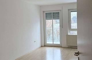 Wohnung mieten in Bernreuther Str. 4a, 91275 Auerbach, Wohnen mit Komfort: 2-Zimmer-Wohnung in Auerbach in der Oberpfalz
