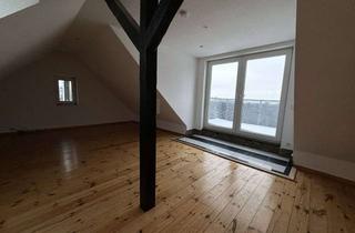 Wohnung mieten in 42657 Solingen, Zuhause über den Dächern: Dachgeschoss-Wohnung mit Balkon