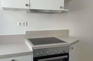 Wohnung mieten in Lynarstraße, 13585 Spandau, Modernisierte 3 Zimmer Wohnung mit Einbauküche in Spandau