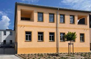 Wohnung mieten in Leisniger Straße, 04746 Hartha, Hochwertige 2-Zimmer-Wohnung mit Loggia, Einbauküche & ebenerdiger Dusche * Betreutes Wohnen möglich