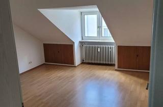 Wohnung mieten in Grenzstraße 10, 75172 Weststadt, 2-Zimmer-Dachgeschosswohnung für eine Person in Pforzheim - Zentrale Lage