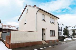 Einfamilienhaus kaufen in 69207 Sandhausen, Einfamilienhaus in Sandhausen mit großem Grundstück, Garage & Nebengebäude (Sanierungsbedürftig)