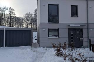 Haus mieten in 38557 Osloß, Freundliches 4-Zimmer-Reihenendhaus mit Garage zur Miete in Osloss