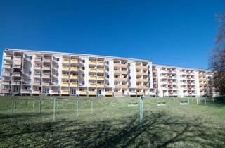 Wohnung mieten in Otto-Riedel-Str. 34, 08606 Oelsnitz, 3-Raum-Wohnung, ca. 68 m² – saniert, mit Balkon