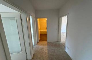 Wohnung mieten in Friedrich-Naumann-Str. 13, 07973 Greiz, Wunderschöne 4-Raum-DG-Wohnung mit Balkon in Greiz direkt im Stadtzentrum