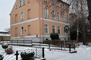 Anlageobjekt in 17139 Malchin, Mitten in Malchin: Solides Wohnhaus mit Substanz und Perspektive