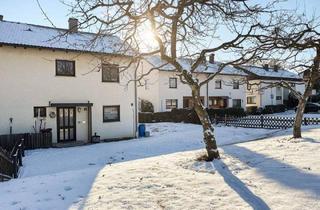 Haus kaufen in 71088 Holzgerlingen, Holzgerlingen - Familienhaus mit Wohlfühlfaktor: Garten, Kamin, Platz & zwei Garagen