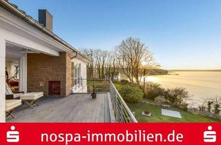 Wohnung kaufen in 24960 Glücksburg, Luxuswohnung im 2. OG mit spektakulärem Blick über die Flensburger Förde und eigenem Strandzugang!