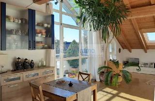 Wohnung kaufen in 82008 Unterhaching, 2 Zimmer Dachgeschosswohnung in Unterhaching / 2 Balkone / Kfz Stellplatz