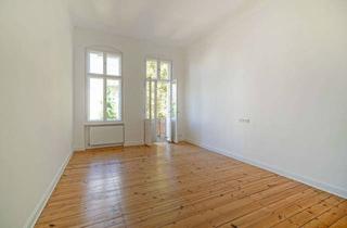 Wohnung kaufen in 10317 Lichtenberg, Charmante Kapitalanlage: Modernisierte 2-Zimmer-Wohnung mit Balkon und Altbauflair