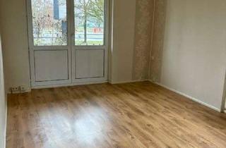 Wohnung mieten in Neustrelitzer Straße, 17033 Stadtgebiet West, Günstige 3- Zimmer Wohnung **Werden Sie kreativ**