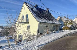 Einfamilienhaus kaufen in 51580 Reichshof, Freistehendes Einfamilienhaus mit Garten, Garage, Photovoltaik-Anlage und Sauna