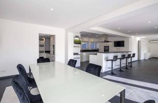 Villa kaufen in 73760 Ostfildern, LUXURIÖSE STADTVILLA IN RUHIGER LAGE | TOP AUSSTATTUNG | DOPPELGARAGE | UNEINSEHBARER GARTEN | POOL