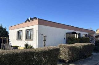 Haus kaufen in 01616 Strehla, Wohnen auf einer Ebene! Solider Bungalow in der sonnigen Elbestadt Strehla!