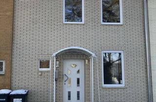 Haus mieten in Liegnitzer Straße, 30880 Laatzen, Attraktives Mittelreihenhaus mit Garten, Carport und modernem Energiestandard in ruhiger Lage