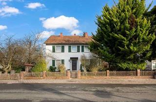 Grundstück zu kaufen in 60437 Nieder-Eschbach, Grundstück mit Entwicklungspotenzial – bebaut mit Altbestand (wirtschaftlich abrissreif)