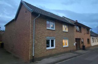 Doppelhaushälfte kaufen in 52385 Nideggen, Vermietete Fachwerk-Doppelhaushälfte in Nideggen, ideal für Anleger