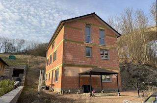 Haus kaufen in Karolinenstraße 75 a, 99817 Eisenach, Lage, Lage, Lage: freistehendes, massives Gebäude mit Wartburgblick perfekt für Familien