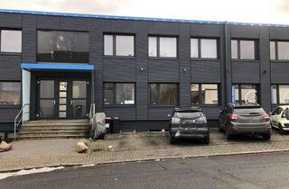 Büro zu mieten in 42553 Velbert, Kleine Lagerhalle / Gewerbefläche mit Rolltor, Hoffläche und Kellerräumen zu vermieten