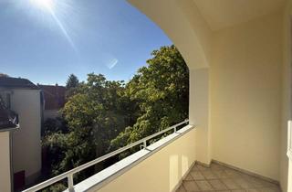 Wohnung kaufen in Königstraße 31, 14163 Zehlendorf, Dachgeschosswohnung mit Sonnenbalkon in ruhiger Lage