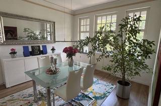 Wohnung kaufen in 28211 Radio Bremen, Schicke Altbauwohnung mit hohen Decken und zwei Balkonen