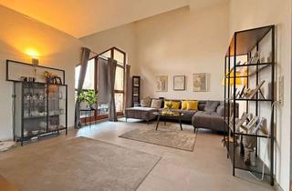 Wohnung kaufen in 63071 Offenbach, Dachgeschosswohnung mit beeindruckender Deckenhöhe