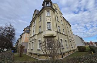 Wohnung kaufen in 08058 Pölbitz, Tolle und helle 4-Zimmer Wohnung mit Balkon - 7,3 % Rendite in Zwickau