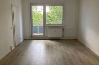 Wohnung mieten in Wustrower Straße 17, 13051 Neu-Hohenschönhausen, Süße Singlewohnung mit Aufzug und Balkon wartet auf Sie!