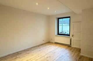 Wohnung mieten in Grupellostr. 16, 40210 Stadtmitte, WG-GEEIGNET: 2-Zimmer-Wohnung mit hohen Decken und neuem Tageslichtbad