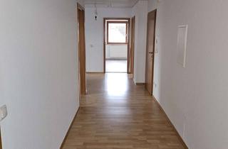 Wohnung mieten in 86643 Rennertshofen, Großzügige 4-Zimmer-Dachgeschosswohnung in Rennertshofen zu vermieten