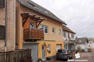 Haus kaufen in 63863 Eschau, BERK Immobilien – Zwei in einem als Kapitalanlage: Zwei Wohneinheiten, ca. 6 % Rendite in Eschau