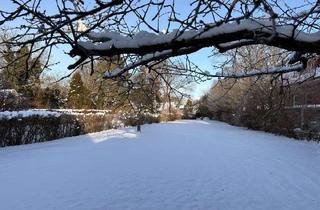 Haus kaufen in 22927 Großhansdorf, Viel Platz und Potential auf traumhaftem Grundstück - vorne Stadt - hinten Land - Natur pur!