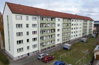 Wohnung kaufen in 08233 Treuen, Teilvermietetes Wohnungspaket mit Entwicklungspotenzial & Stellplätzen in Treuen
