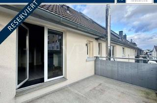 Wohnung kaufen in 42551 Velbert, Stilvolle 4-Zimmer-Altbauwohnung mit Balkon, Kamin & Ausbaureserve in Velbert-Mitte