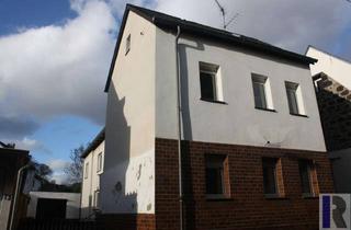 Haus kaufen in 56626 Andernach, Geräumiges Wohngebäude mit viel Potenzial