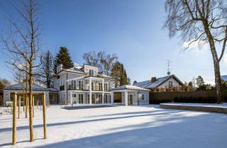 Haus mieten in 82064 Straßlach-Dingharting, LUMIÈRE - Klassische Villa mit Außenpool - Neubau/Erstbezug