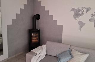 Wohnung kaufen in 53639 Oelinghoven, Wohnen wie im Haus: 3 Zimmer Wohnung mit großer Terrasse und Garten + 2 Stellplätze