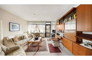 Wohnung kaufen in 26131 Oldenburg, Oldenburg (Oldb) - Geräumiger & heller Rohdiamant mit Parkblick: 3 Zimmer, Garage sowie Fahrstuhl | Eversten Holz