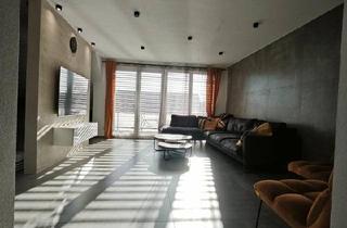 Wohnung kaufen in 75038 Oberderdingen, Oberderdingen - Exklusive 5,5-Zimmer-Maisonette-Dachgeschosswohnung mit Aufzug