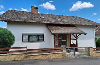 Haus kaufen in 63683 Ortenberg, Ortenberg - Schön ruhig gelegenes Wohnhaus mit drei separaten Wohneinheiten