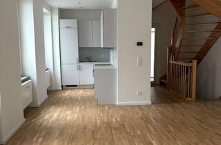 Wohnung kaufen in Hubertusstraße, 12163 Steglitz, Stilvolle, hochwertig sanierter Seitenflügel in begehrter Lage von Berlin-Steglitz